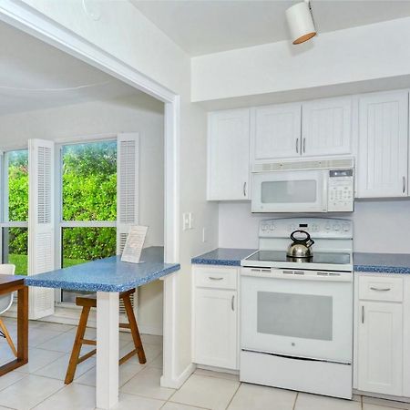 Laplaya 101A Step Out To The Beach From Your Screened Lanai Light And Bright End Unit Longboat Key Bagian luar foto